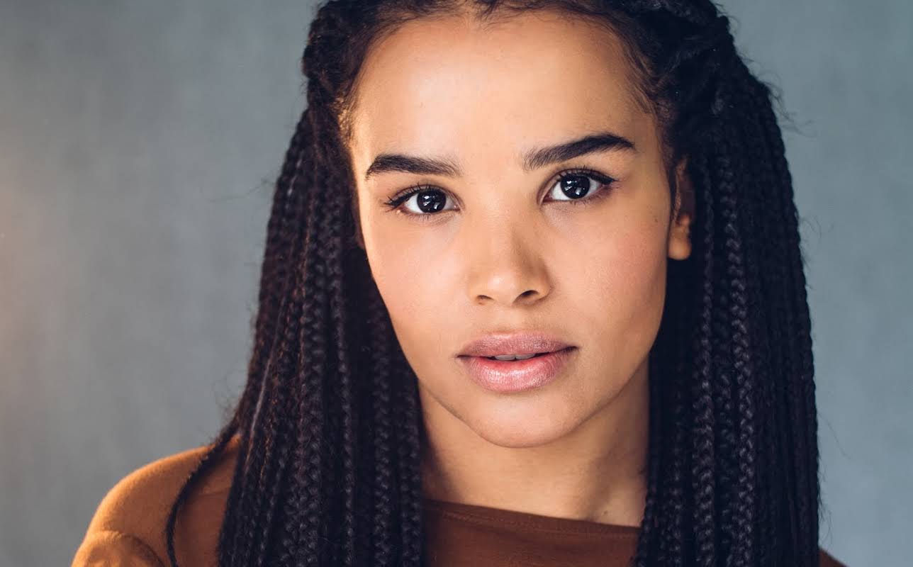 Zoe Robins