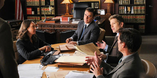 1:00 AM: The Good Wife (S3 E7) (S3) | 5 Star | 12/5 2025