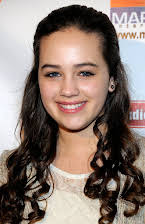 Mary Mouser som 
