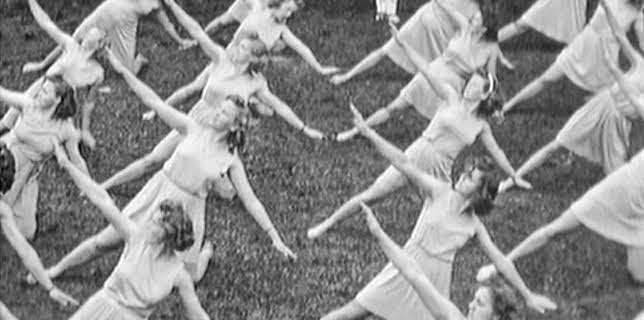 00:30: Fordi du er kvinne: Kvinneidrett | NRK 3 | 10/29 2025