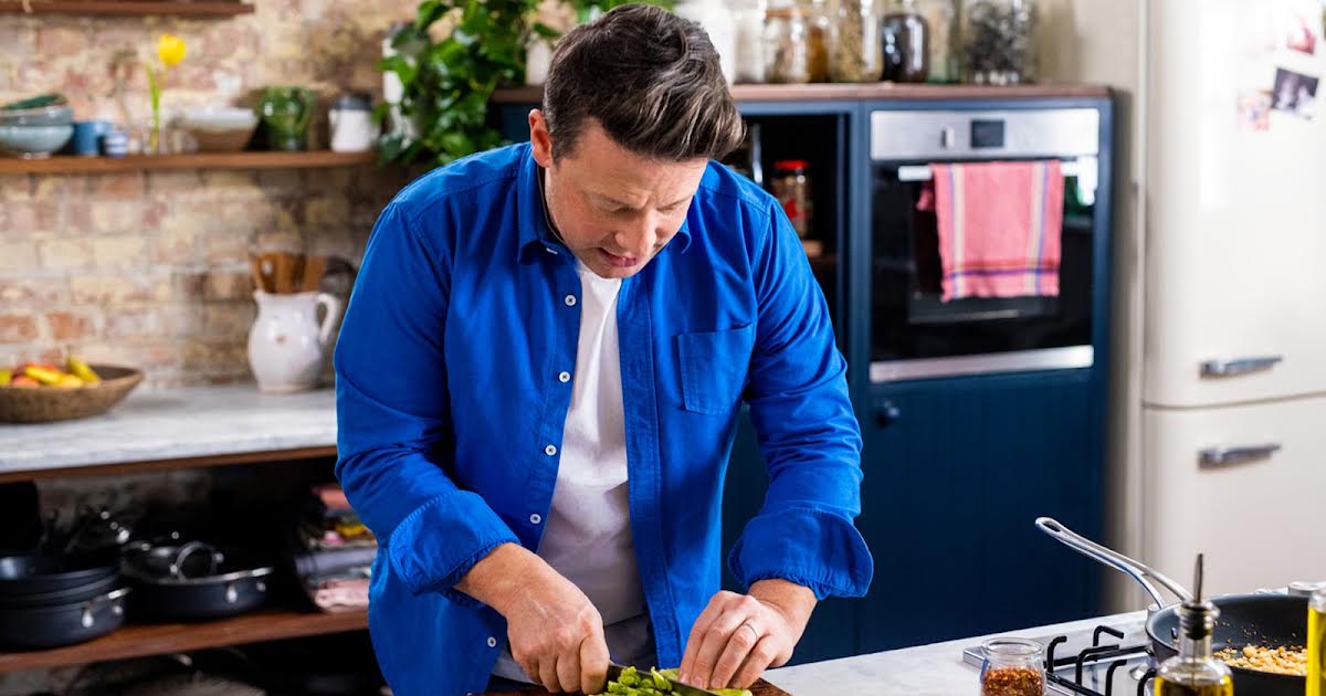 24/3 22:00 | Jamie Oliver: Cooking For Less