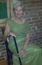 Lauren Swinney som Old Lady 
  
  
  (as Laura Swinney)