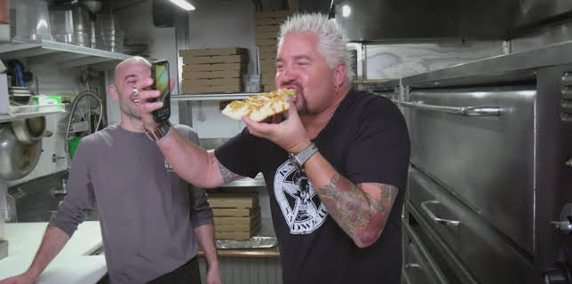 07:00: Diners, Drive-Ins and Dives | ProSieben Maxx | 3/25 2026