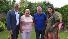 Kirstie and Phil's Love It or...