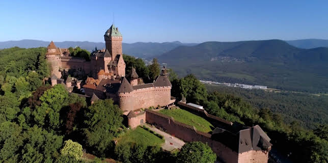 15:00: Geheimnisvolle Schlösser | ZDFinfo | 11/27 2025