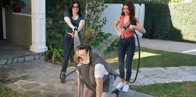 9:30 AM: Modern Family | E4 | 3/18 2026