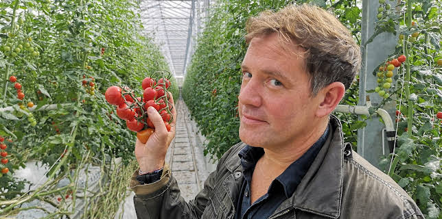 3:35 AM: Food Unwrapped | More 4 | 11/6 2025