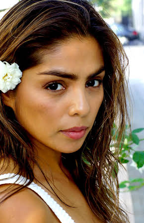 Rosa Isela Frausto as 