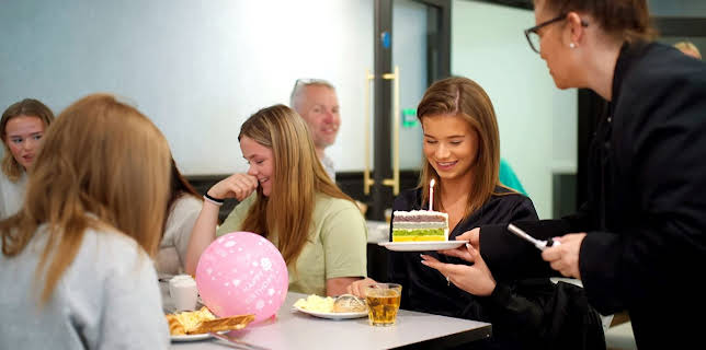 15:30: Emma: Endelig seksten! | NRK Super | 1/19 2026