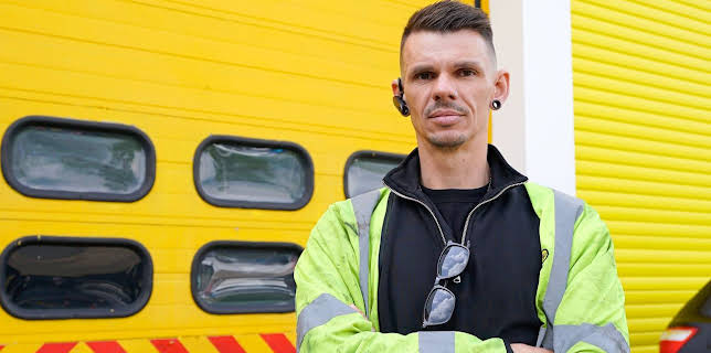 4:00 PM: Trucking Hell (S8 E12) (S8) | Paramount | 11/14 2025