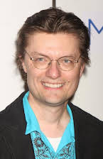 James Urbaniak som 