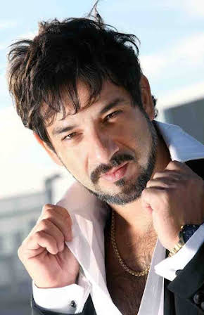 Miguel Rodarte as 