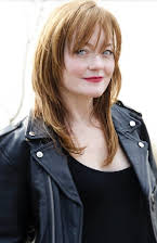 Morgana Shaw som Steven's Mom