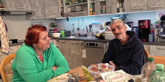 18:05: Hartz und herzlich - Tag für Tag Benz-Baracken | RTL 2 | 12/3 2025