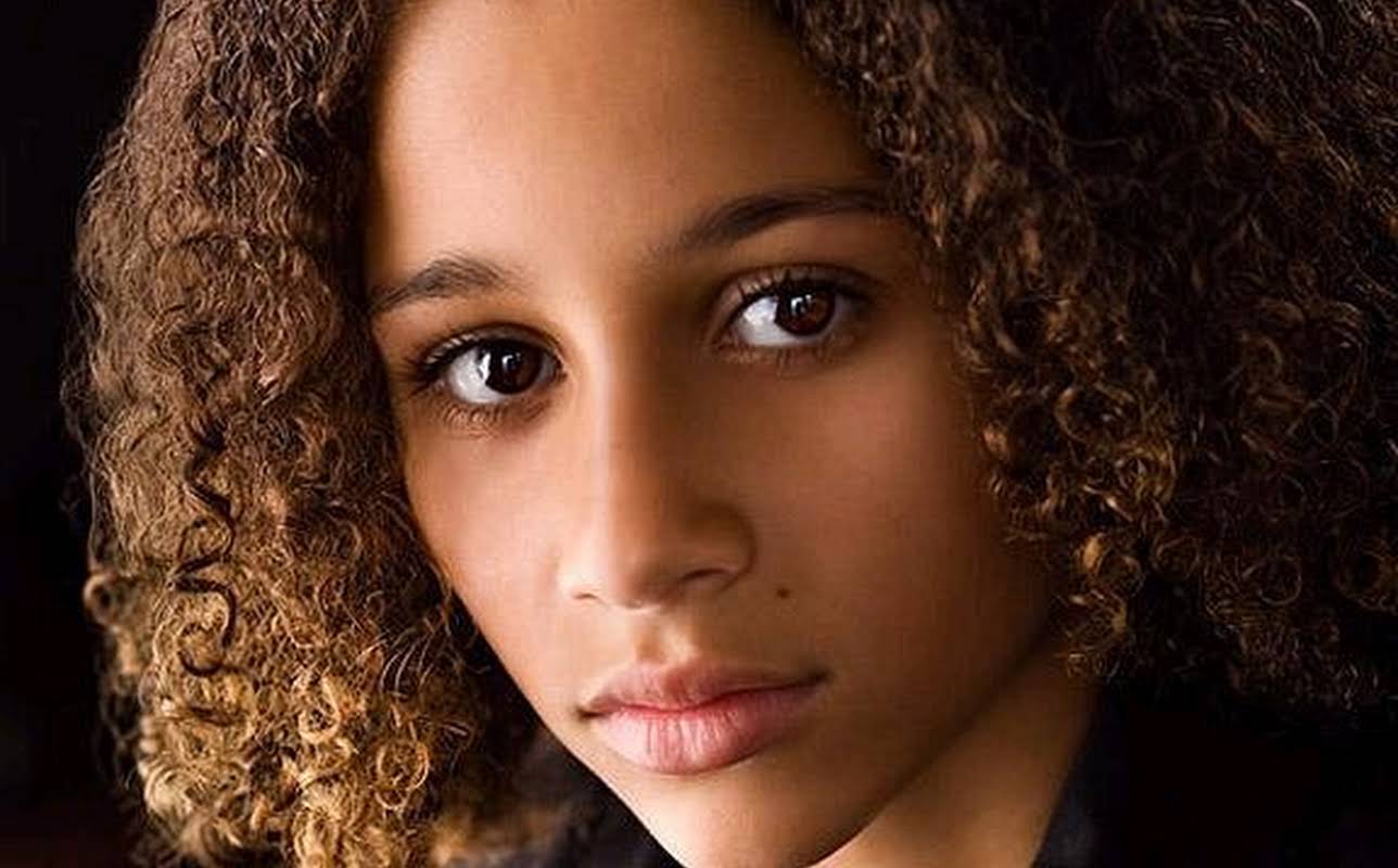 Alexis Llewellyn
