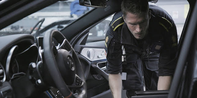 22:20: Toll | TV 2 Zebra | 11/10 2025