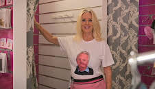 Bargain-Loving Brits in the Sun (S14 E35)