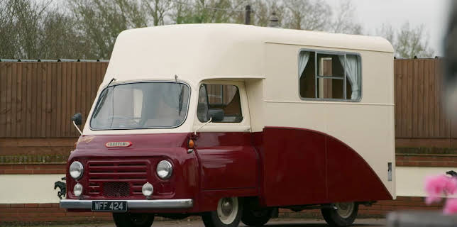 10:00 PM: Bangers & Cash (S12 E3) (S12) | Yesterday | 12/23 2025