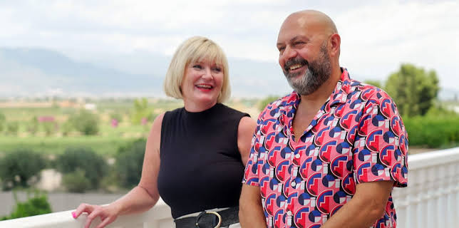 6:00 PM: Sun, Sea and Selling Houses | Channel 4 | 8/1 2025