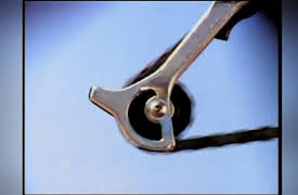 Pacific Blue, Season 1: Moving Target