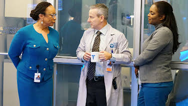 04:00: Chicago Med (S3 E6) (S3) | Viasat Series | 7/17 2026