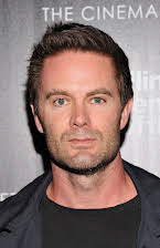 Garret Dillahunt as 