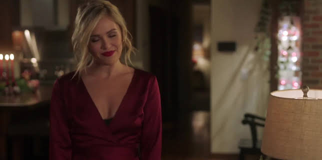 A Very Charming Christmas Town (2020)