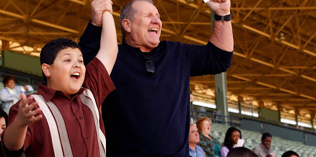 10:30 AM: Modern Family | E4 | 10/16 2025