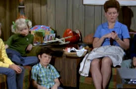 The Brady Bunch Season 1: To Move Or Not To Move