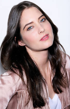 Justine Wachsberger as 