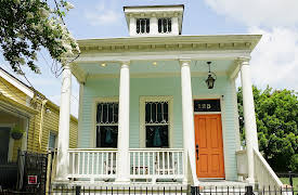 Selling the Big Easy, Season 1: Neoclassical vs. Bywater