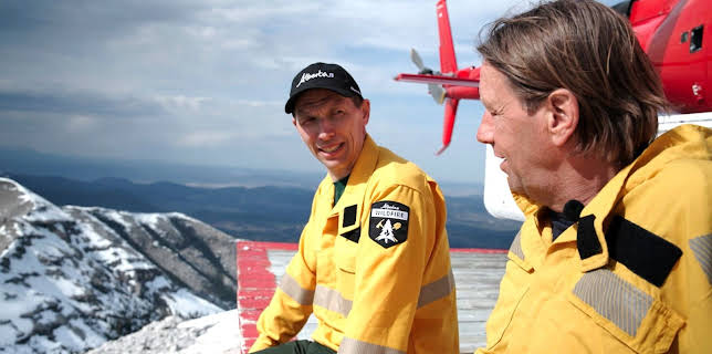 11:15: Anne og Anders i Canada: I helikopter og cowboystøvler | NRK 2 | 12/4 2025