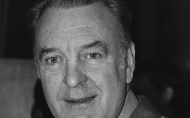 Donald Sinden