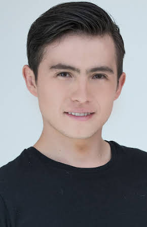 Luis Curiel as 