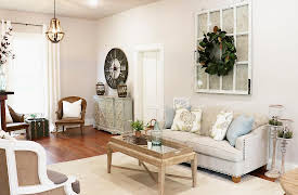 Fixer to Fabulous, Season 1: Historic Home Overhaul