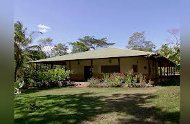 House Hunters International: Eccentric Buyers Volume 1: Giving Back to Granada