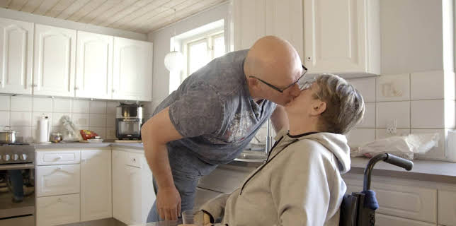 20:00: Min ødelagte hjerne: Hjemmehelg | NRK 3 | 11/19 2025