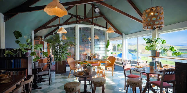 08:05: Banjo pussar opp Hebridane: Bokhandel og kafé på Skye | NRK 2 | 12/29 2025