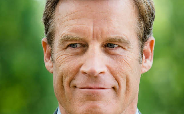 Mark Valley