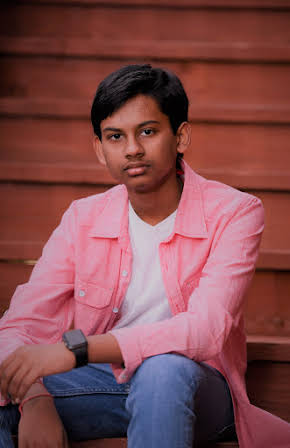 Roni Akurati as Smith Bhatnagar