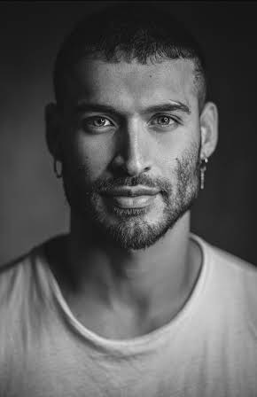 Édgar Vittorino as 