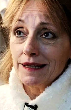 Mónica Villa as 