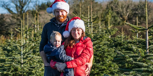 9:05 PM: Devon and Cornwall at Christmas | Channel 4 | 12/6 2025