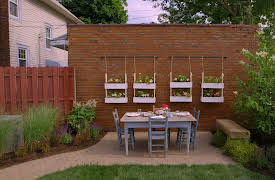 Welcome Back Potter, Season 1: Country Yard and Home Office