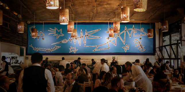 Una historia de dos cocinas (2019)