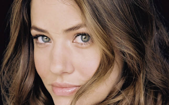 Julie Gonzalo