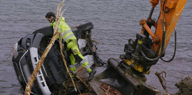 18:00: Ice Road Rescue (S7 E5) (S7) | National Geographic | 11/25 2025