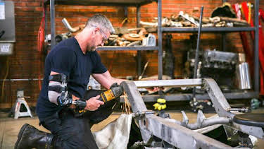 9:30 PM: Ant Anstead Master Mechanic (S1) | Discovery Channel | 8/4 2026