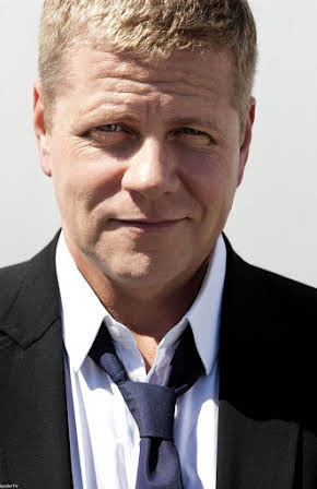 Michael Cudlitz as 