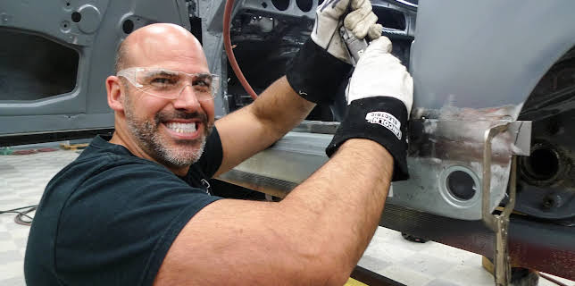 03:40: Overhaling (S8 E7) (S8) | MAX | 12/10 2025